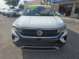 Used 2022 Volkswagen Taos SE image 2