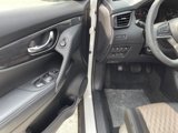Used 2020 Nissan Rogue SV image 2