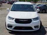 Used 2022 Chrysler Pacifica Touring-L image 3