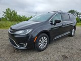 Used 2019 Chrysler Pacifica Touring-L image 3