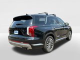Used 2024 Hyundai Palisade Calligraphy image 2