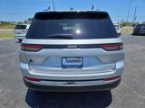 Used 2024 Jeep Grand Cherokee Laredo image 5