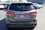 Used 2017 Toyota Highlander XLE image 4
