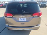 Used 2017 Chrysler Pacifica Touring-L Plus image 6