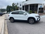 Used 2022 Volkswagen Taos SE w/ Driver Assistance Package image 2