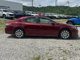Used 2018 Toyota Camry LE image 4