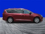 Used 2018 Chrysler Pacifica Touring-L Plus image 2