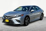 Used 2020 Toyota Camry SE image 2