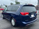 Used 2017 Chrysler Pacifica Touring-L image 5