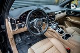 Certified 2023 Porsche Cayenne Platinum Edition image 4