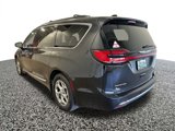 Used 2023 Chrysler Pacifica Limited image 3