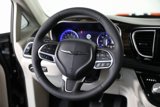 Used 2023 Chrysler Pacifica Limited image 3