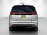 New 2023 Chrysler Pacifica Limited w/ Uconnect Theater Family Group image 4