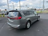 Used 2023 Chrysler Pacifica Touring-L image 6