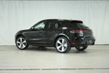 Used 2024 Porsche Macan image 3