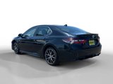 Used 2023 Toyota Camry SE image 3