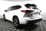 Used 2022 Toyota Highlander XLE image 5
