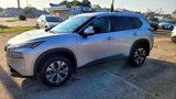 Used 2022 Nissan Rogue SV image 2