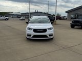 New 2025 Chrysler Pacifica Select image 2
