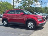 Certified 2022 Hyundai Venue SE image 2
