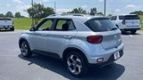 Used 2022 Hyundai Venue SEL image 5
