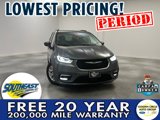 Used 2022 Chrysler Pacifica Touring-L image 1