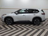Used 2024 Nissan Rogue SV image 3