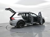 Used 2022 Volkswagen Tiguan SE R-Line image 4