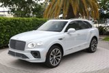 Used 2021 Bentley Bentayga image 2