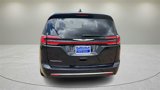 Used 2023 Chrysler Pacifica Touring-L image 4