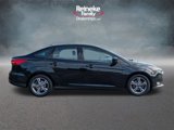 Used 2018 Ford Focus SE w/ SE Appearance Package image 4