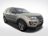 Used 2017 Ford Explorer XLT w/ Equipment Group 202A image 3