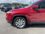 Used 2017 Jeep Cherokee Limited image 3