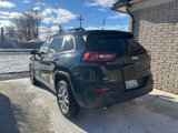 Used 2017 Jeep Cherokee Sport image 4