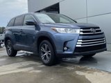 Used 2017 Toyota Highlander FWD V6 image 2