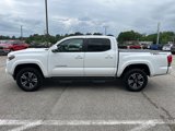 Used 2016 Toyota Tacoma TRD Sport image 4