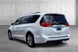 Used 2018 Chrysler Pacifica Limited image 5