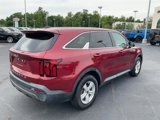 Used 2022 Kia Sorento LX image 5