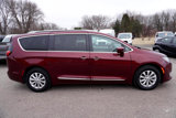 Used 2018 Chrysler Pacifica Touring-L image 6