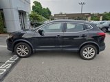 Used 2018 Nissan Rogue Sport SV image 2