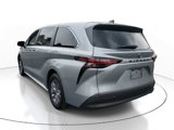 Used 2021 Toyota Sienna LE image 2