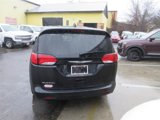 Used 2017 Chrysler Pacifica Touring image 4
