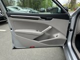Used 2018 Volkswagen Passat 2.0T SE image 3