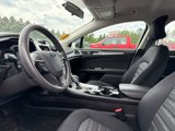 Used 2016 Ford Fusion SE image 4