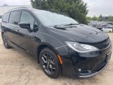 Used 2020 Chrysler Pacifica Touring-L w/ S Appearance Package image 5