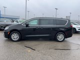 New 2025 Chrysler Pacifica Select image 5
