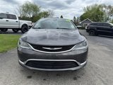 Used 2015 Chrysler 200 Limited w/ Convenience Group image 2