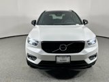 Used 2021 Volvo XC40 T5 R-Design image 2