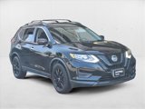 Used 2018 Nissan Rogue SV image 3
