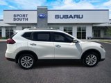 Used 2020 Nissan Rogue SV image 2